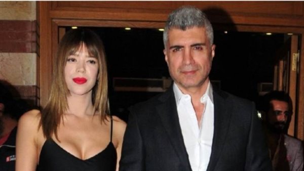 أوزجان دينيز وطليقته