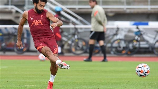 لاعب منتخب الجزائر