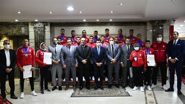 وزير الرياضة يكرم