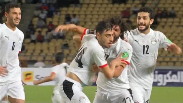 غياب أكرم توفيق عن