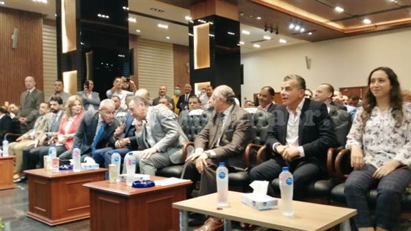 بالصور.. حضور محمود