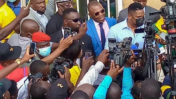 صامويل إيتو يعلن