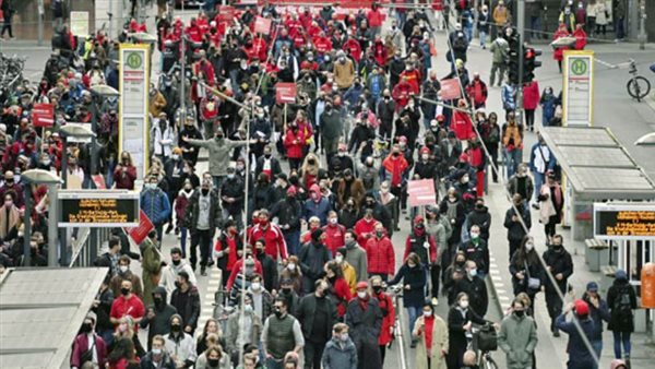 المظاهرات تجتاح أوروبا