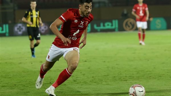 أكرم توفيق لاعب الأهلي