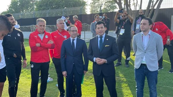 وزير الرياضة يلتقي