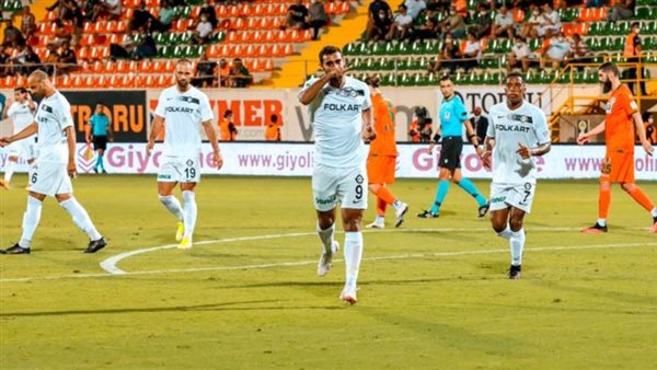 أحمد ياسر ريان يسجل