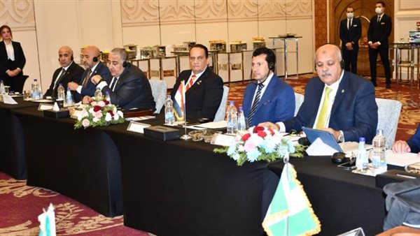 وزير الرياضة يشهد