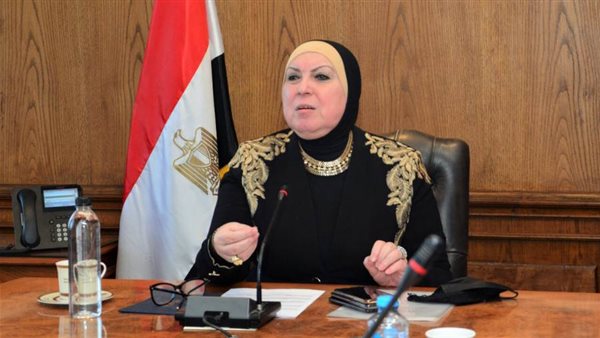 وزيرة الصناعة