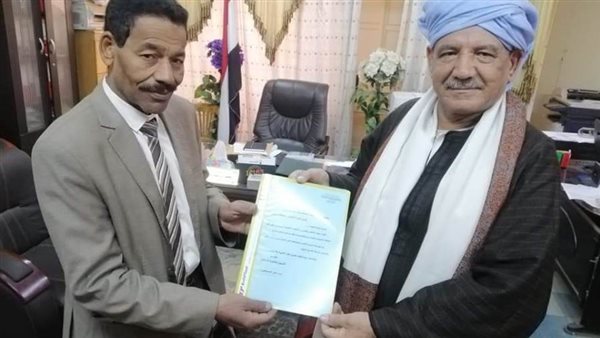 اول من يتنازل عن