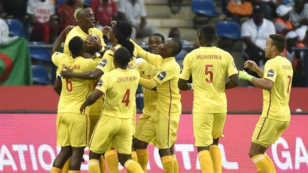 لقاء التشبث بثلاث