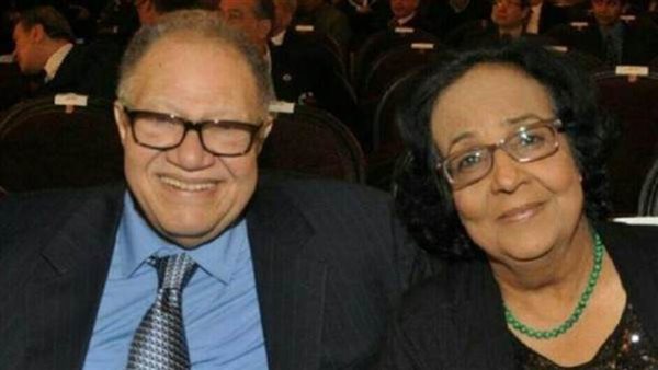 يحيى الفخراني وزوجته