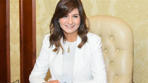 السفيرة نبيلة مكرم