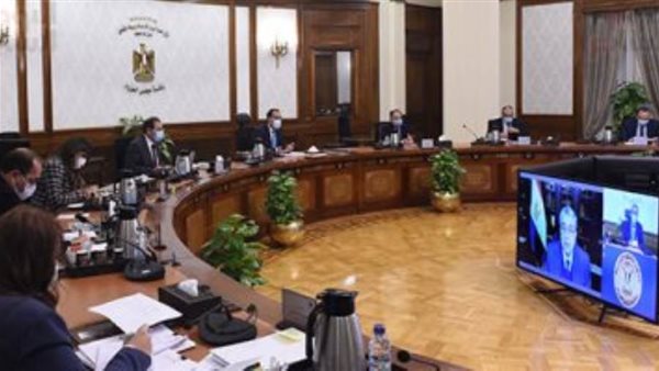 رئيس الوزراء يتابع