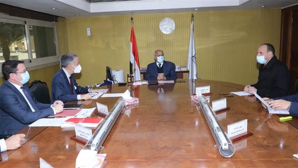 وزير النقل يبحث مع