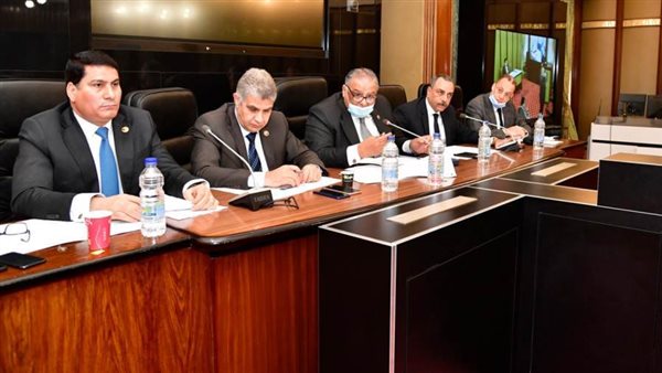 جانب من اجتماع اللجنة