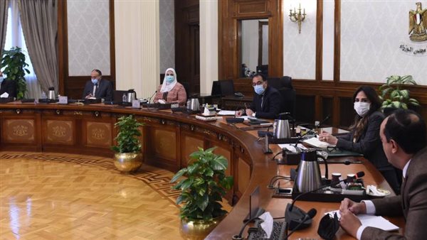 رئيس الوزراء يتابع