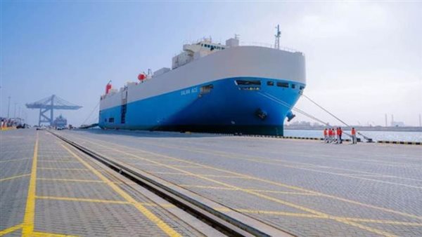 ميناء السخنة يستقبل