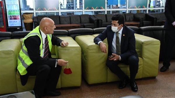 وزير الرياضة وسفير