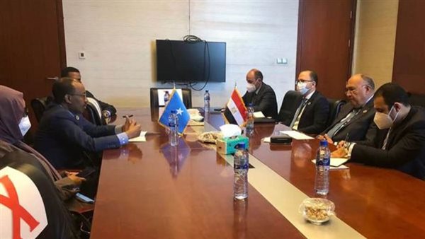 وزير الخارجية يلتقي