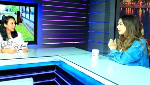 ياسمين علاء والصحفية