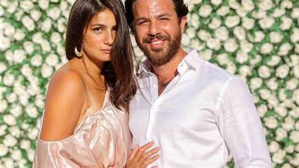 عمر الشناوي وزوجته/أرشيفية