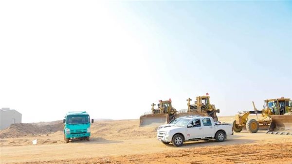 محافظ قنا يتابع الموقف