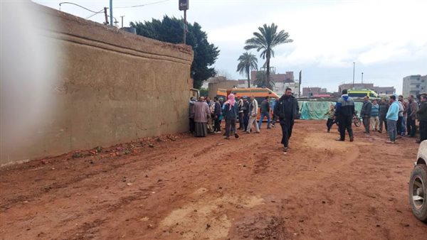 وفاة وإصابة 10 عمال