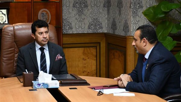 وزير الرياضة وطارق