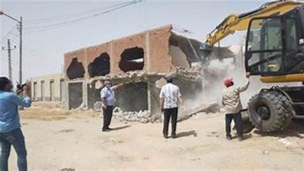 إزالة ١٧ حالة لتعديات