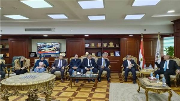 محافظ بنى سويف يستقبل