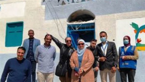 لقاء محافظ أسوان