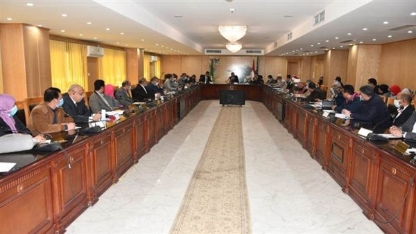 اجتماع محافظ الفيوم