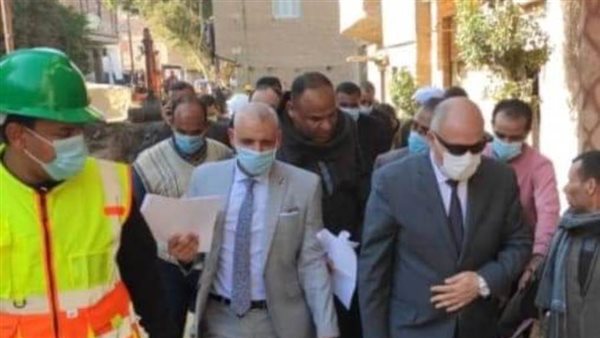 جولة محافظ قنا