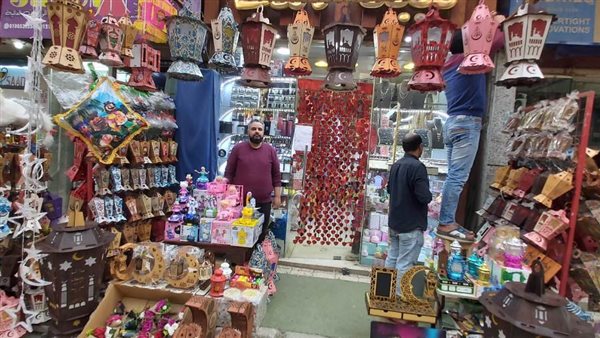 الشاب مينا دهب صانع