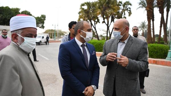 جولة محافظ قنا