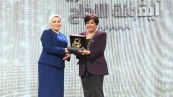 تكريم فردوس عبد الحميد