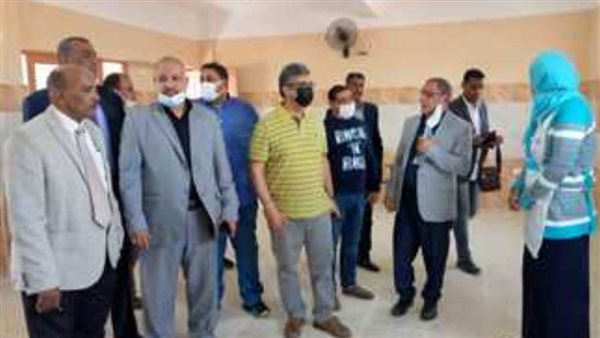 جولة محافظ قنا