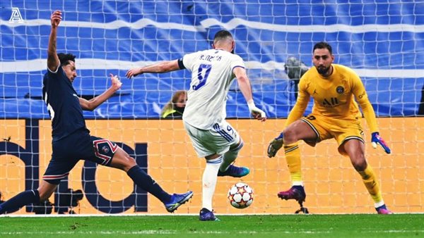 بنزيما امام باريس