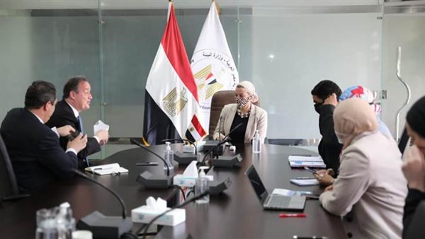 وزيرة البيئة