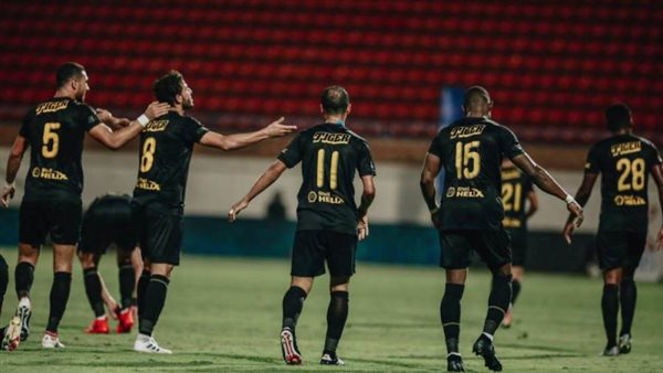 الأهلي بالزي الأسود