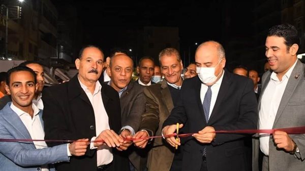 محافظ قنا يفتتح معارض