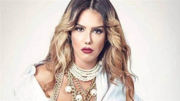 دنيا عبد العزيز