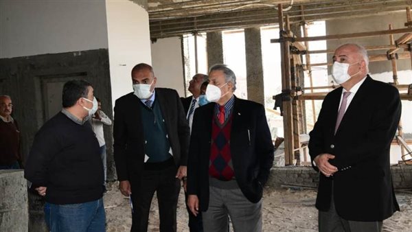 جولة محافظ قنا