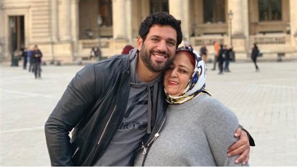 حسن الرداد ووالدته