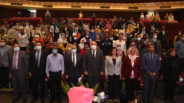 محافظ قنا يشهد اليوم