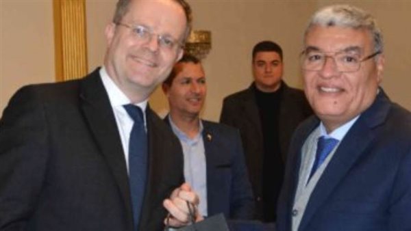 سفير انجلترا يزور