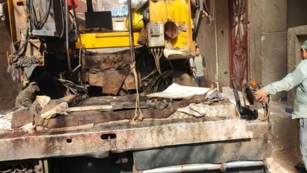 رصف ٢١ طريق بشرق