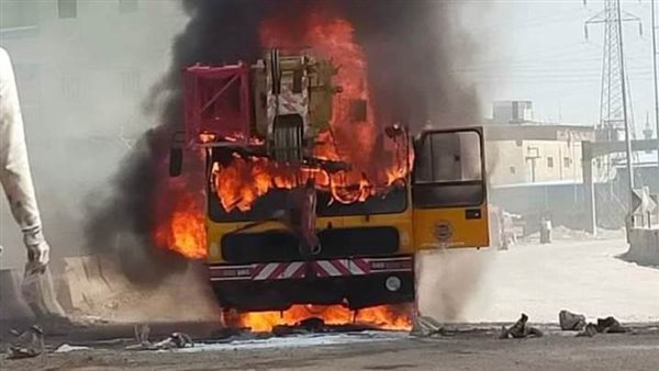 تفحم سيارة ونش بسبب