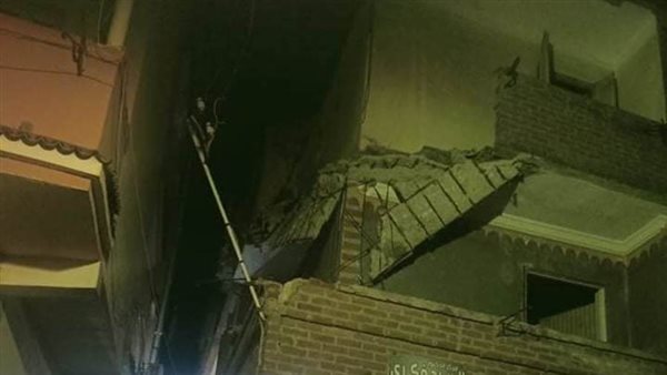 انهيار بلكونة منزل