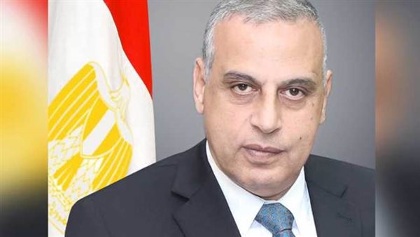 محافظ سوهاج يهنئ